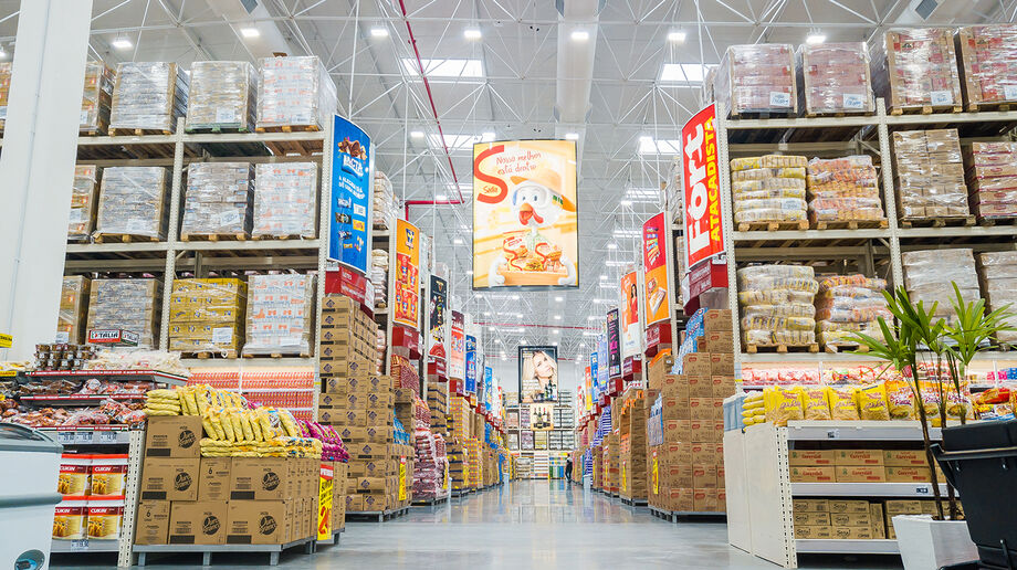 Com um mix de 8 mil itens, a loja de atacarejo chega a Criciúma para atender mercados, hotéis, lanchonetes, bares, restaurantes