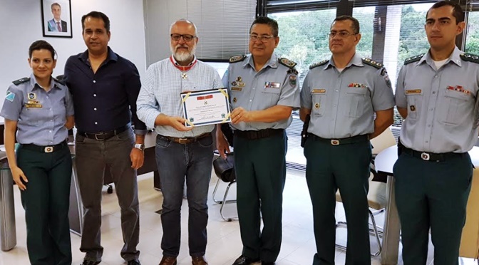 O comandante-geral da PMMS, coronel Waldir Ribeiro Acosta, fez a entrega pessoalmente, e agradeceu o empenho do secretário junto aos pleitos da corporação