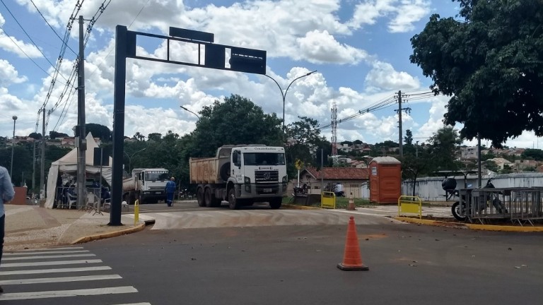 A intervenção na Avenida Mato Grosso está sendo feita visando a melhoria da captação das águas pluviais