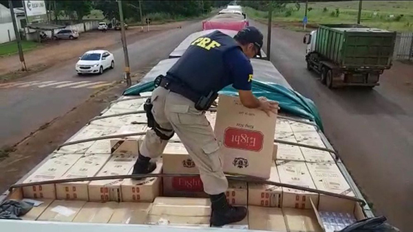 Comboio com 5 carretas é a segunda maior apreensão de cigarros contrabandeados do país MS