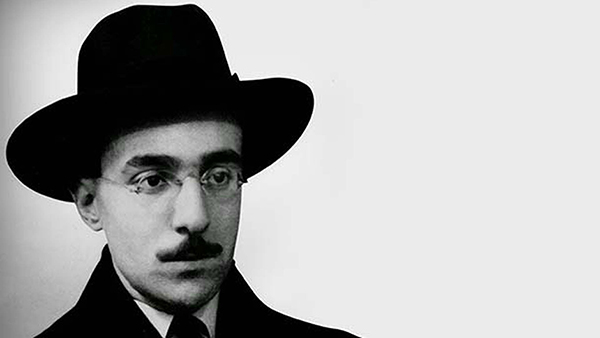 Apenas uma entre as suas mil facetas, o ficcionista Fernando Pessoa aparece agora em dois livros com alguns textos inéditos