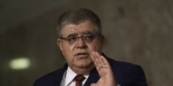 O ministro também comentou que o MDB, seu partido, deveria ter lançado alguém com perfil combativo e que fizesse a defesa do governo Teme