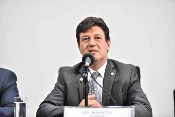 O novo ministro diz que terá como prioridade a reorganização do atendimento na atenção básica e que deve rever o programa Mais Médicos.
