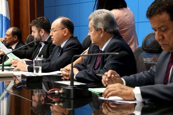 Os deputados estaduais aprovaram 15 projetos durante a sessão ordinária e uma extraordinária