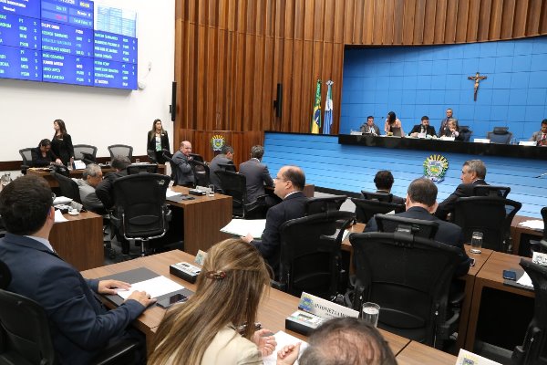 Deputados aprovaram 20 matérias na sessão ordinária de hoje