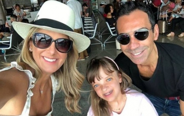 Ticiane Pinheiro, a filha Rafaela e o marido Cesar Tralli.