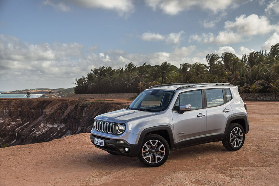Pela primeira vez, a Jeep ultrapassou a barreira de 100 mil emplacamentos anuais, com exatas 106.945 unidades