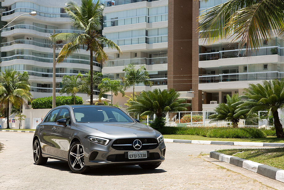 O A 250 Vision é equipado de série com suspensão comfort com molas de aço e DYNAMIC SELECT. A suspensão comfort tem molas e amortecedores configurados especialmente para unir conforto e esportividade