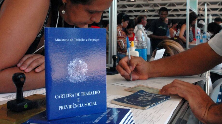 Os Estados com as maiores taxas de desemprego em 2018 foram Amapá (20,2%), Alagoas (17,0%) Pernambuco (16,7%) e Sergipe (16,6%)