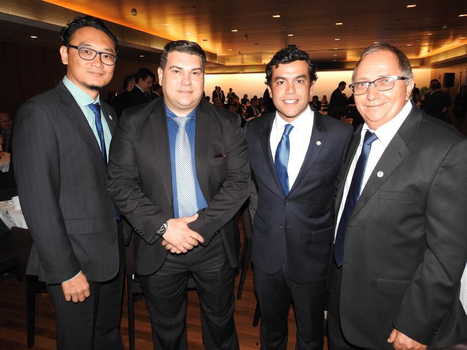 diretoria da Acomasul e presidente do Sindimóveis com deputado federal, Beto Pereira