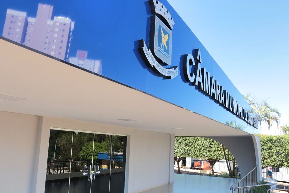 A Audiência Pública será realizada na segunda-feira (25), às 9 horas, no Plenário Oliva Enciso, na sede da Casa de Leis, localizada na Avenida Ricardo Brandão, nº 1.600, bairro Jatiúka Park.