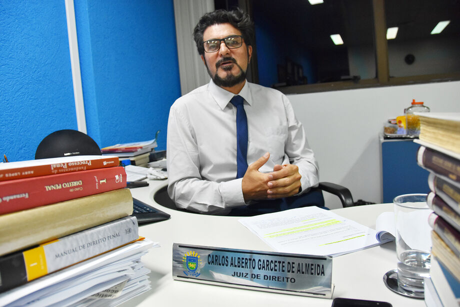 Para Carlos Alberto Garcete de Almeida, que está na 1ª Vara do Tribunal do Júri de Campo Grande há 10 anos e já presidiu mais de mil julgamentos, essa mudança é uma temeridade