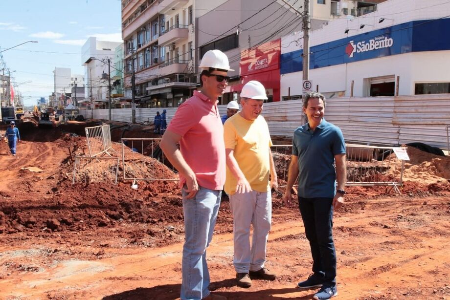 Asfalto do trecho entre a 15 de Novembro e Afonso Pena estão sendo concluídos