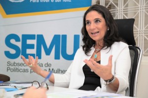 A subsecretária de Políticas Públicas para a Mulher, Carla Stephanini.