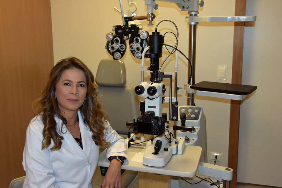 Christiana Hilgert, que é chefe do Departamento de Glaucoma do Instituto da Visão e preceptora do serviço de residência médica da Santa Casa de Campo Grande
