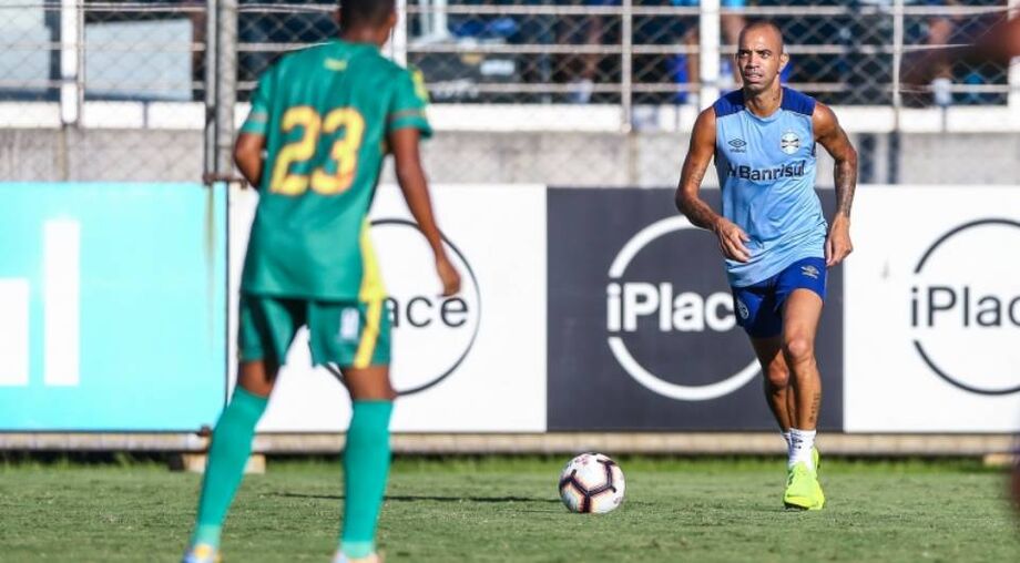 O jogo-treino também serviu para Renato Gaúcho trabalhar a equipe para a estreia na Libertadores