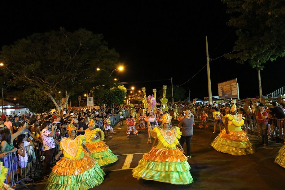Desfile contou com duas escolas de Três Lagoas e duas de Araçatuba