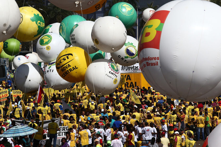 Nesta quarta-feira, 6, o secretário especial de Previdência e Trabalho, Rogério Marinho, disse que o governo estuda uma Proposta de Emenda à Constituição (PEC) para acabar com a unicidade sindical no País, modelo adotado desde o governo de Getúlio Vargas
