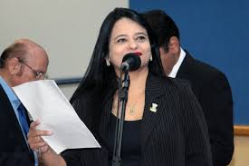 Criado pela vereadora Dharleng Campos projeto vem conscientizar as crianças sobre o respeito e o cuidado que se deve ter com os familiares, estabelecendo laços de afetividade com os idosos