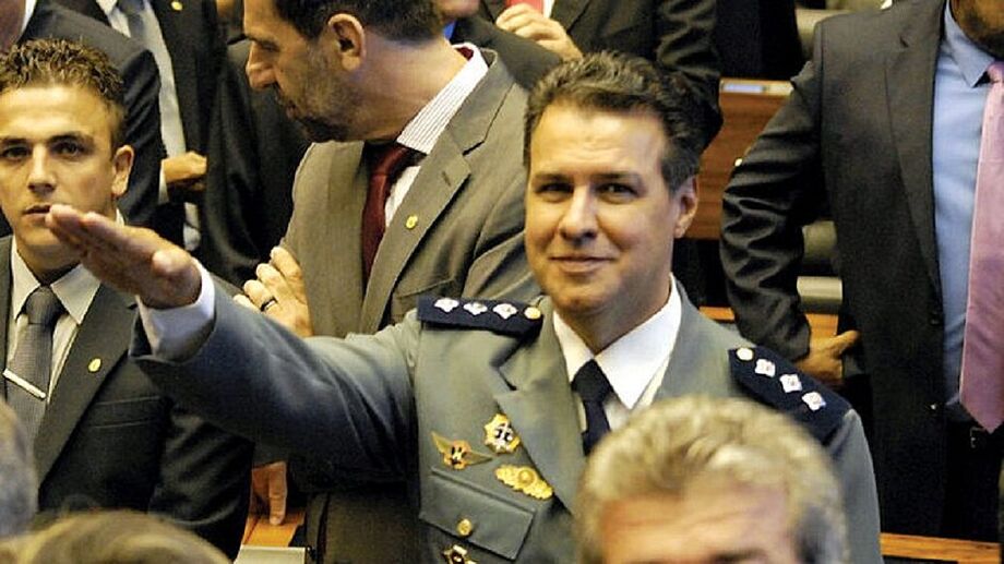 Entre os sete indicados por Bolsonaro no início do mês, estão o líder da bancada da bala, Capitão Augusto (PR-SP), além de Coronel Armando (PSL-RJ), Major Fabiana (PSL-RJ) e José Medeiros (Pode-MT)