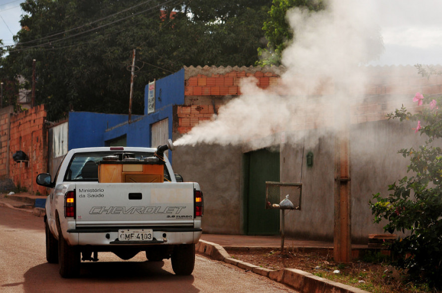 Os agentes irão fazer vistorias em imóveis e terrenos baldios, além de atuar na remoção de materiais inservíveis e eliminação e identificação de depósitos e focos do mosquito Aedes aegypti