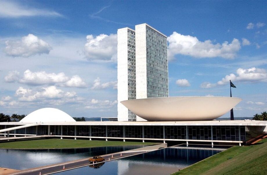 A escolha do relator é uma atribuição do presidente da CCJ, o deputado Felipe Francischini. Segundo ele, será adotado um critério técnico nessa definição