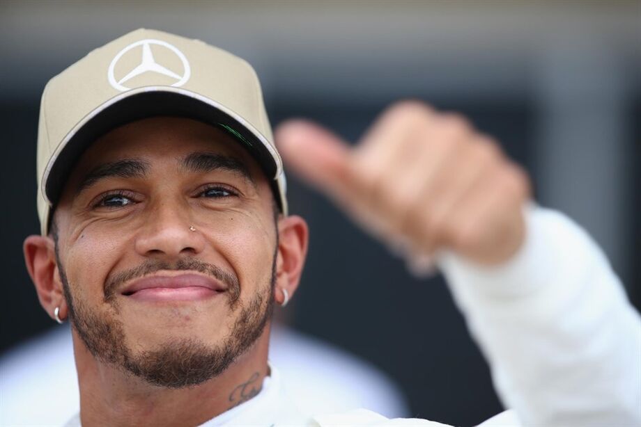 Neste sábado, em Melbourne, o piloto da Mercedes cravou a pole position para o GP da Austrália, que abre o calendário da categoria no domingo