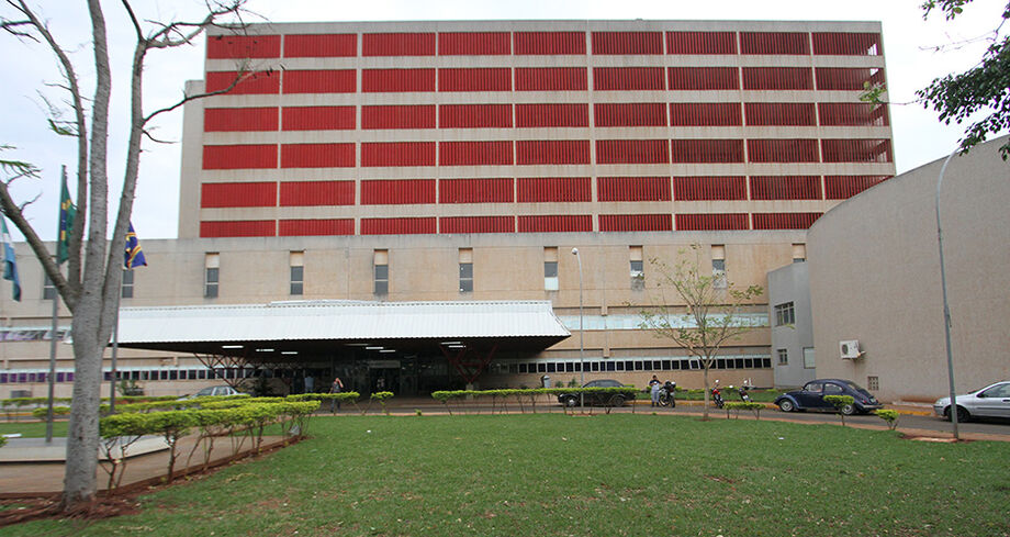 A gestante inicia o pré-natal em uma unidade básica de saúde e quando diagnosticada com alto risco durante a gestação ela então é encaminhada para o Hospital Regional, onde é avaliada com exames e consultas e passará pelos tratamentos pertinentes ao seu c