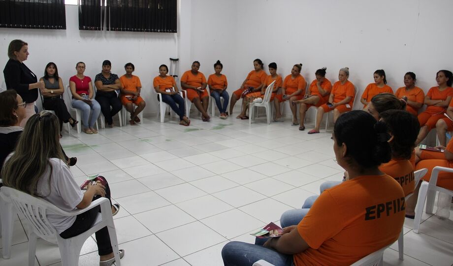 Por meio de palestras motivacionais e ações de beleza, foi transmitida uma mensagem positiva às mulheres que estão em situação de prisão em Mato Grosso do Sul