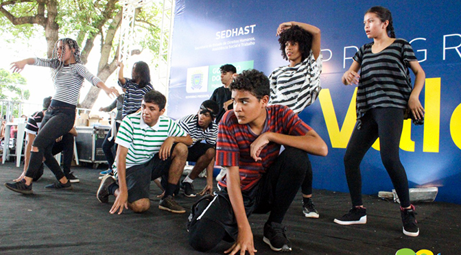 Além de ser inspiração para quem vê um espetáculo, a dança também inspira e transforma quem a pratica
