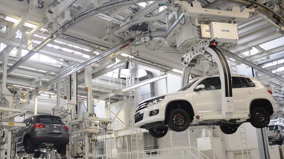 O país importa grande parte dos componentes usados na produção dos veículos - especialmente dos Estados Unidos, para onde exporta a maioria dos automóveis que produz