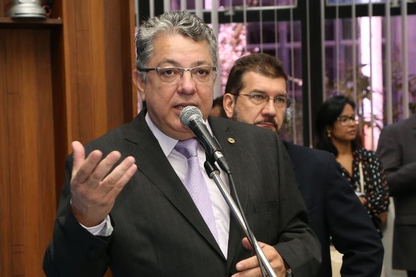 O lago apresenta início de assoreamento e, se não forem feitas obras de contenção, poderá causar impactos ambientais negativos