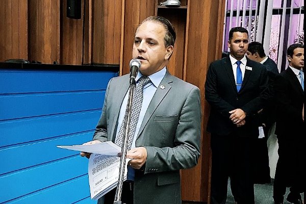 indicação visa coibir crimes nas escolas