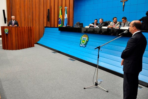 Deputados durante sessão plenária da Assembleia Legislativa