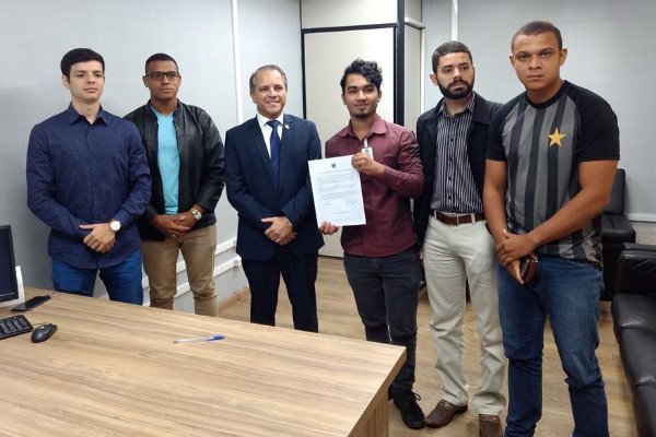 Futuros policiais vieram até o gabinete do parlamentar para agradecer pessoalmente a intervenção junto ao Governo