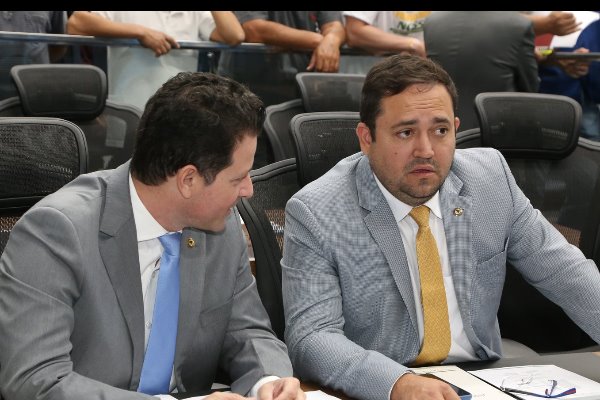 Deputados Renato Câmara e Marcio Fernandes participam da Frente Parlamentar