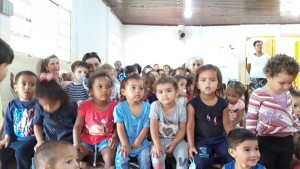 As crianças do EMEI Zacarias Vieira de Andrade, no Rita Vieira.