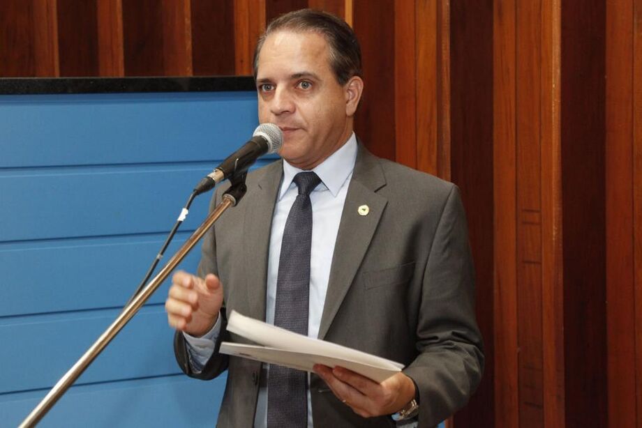 O parlamentar também atua na Assembleia Legislativa de Mato Grosso do Sul como vice-presidente da Comissão de Defesa dos Direitos da Mulher e Combate à violência doméstica e familiar