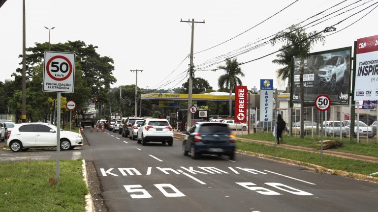 Depois de ativados, quase 10 milhões de veículos passaram pelos radares e somente 0,14% deles foram notificados por desrespeito as regras de circulação, incluindo avanço de sinal, velocidade, parada sobre faixa e conversão irregular