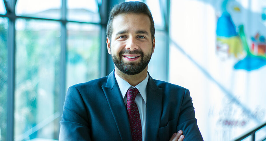 Profissional de Marketing e Especialista em Marketing Digital pela ECA - USP. Flávio realizou extensões em Harvard (Boston) e UCLA (Los Angeles)