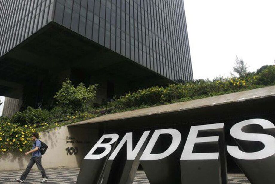 De acordo com o banco, a nova seção do portal confirma que o FGE é superavitário, pois recebeu, desde sua criação, em 1998, até março de 2019, US$ 1,3 bilhão em receita e pagou US$ 546 milhões em indenizações (despesa), mesmo com os atrasos recentes