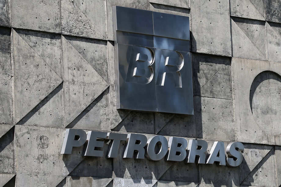 A venda da TAG é considerada estratégica para a estatal, que está em processo de desinvestimento. Quando concretizada, a transação será a maior já realizada pela empresa