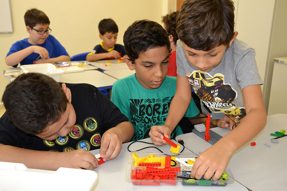 Todas as atividades propostas são bastante interativas e envolvem os estudantes em diferentes funções