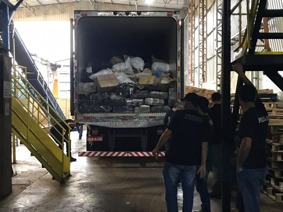 Ao todo foram incinerados 9.185.485,80 (nove mil, cento e oitenta e cinco quilos, quatrocentos e oitenta e cinco gramas e oitenta decigramas) de drogas, sendo mais de 9 toneladas de maconha e mais 13 quilos de cocaína e derivados