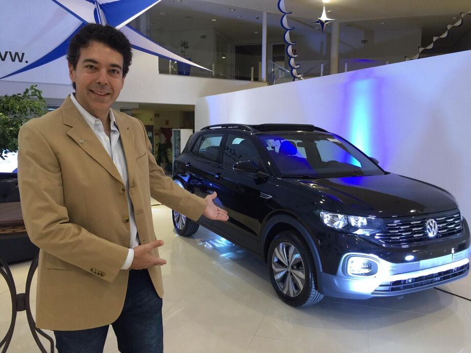Cristiano Gionco, diretor do Grupo Autobel, ao lado do irmão menor do T-Cross