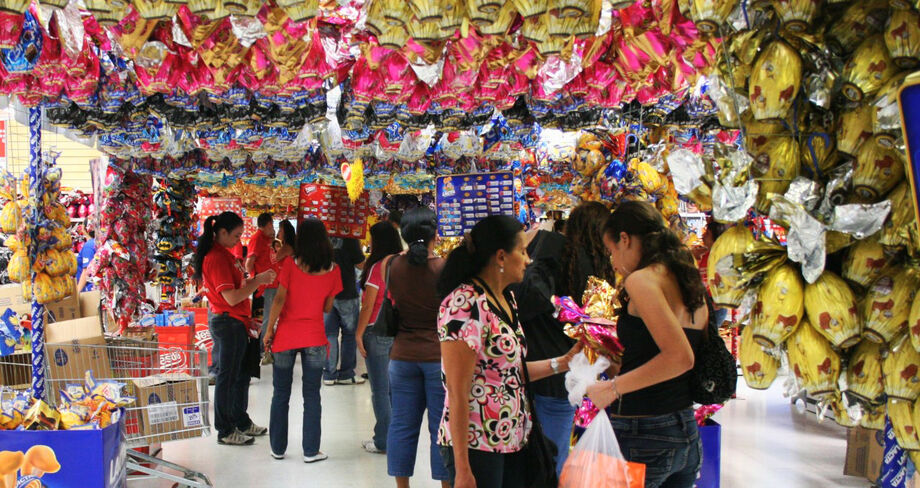Ainda 49% das pessoas já deram outras coisas que não chocolate na Páscoa, especialmente brinquedos e roupas, por causa do preço comparado aos ovos (53%) ou pela variedade (32%)