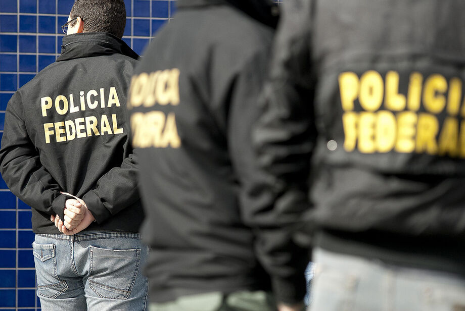 Segundo a polícia, o grupo criminoso lavou mais de R$ 30 milhões, obtidos com tráfico internacional de drogas