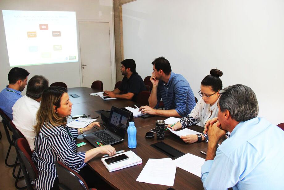 Um esboço da proposta foi apresentado pelo grupo de trabalho do CEA-MS ao superintendente de Produção e Agricultura Familiar da Semagro, Rogério Beretta e técnicos da secretaria