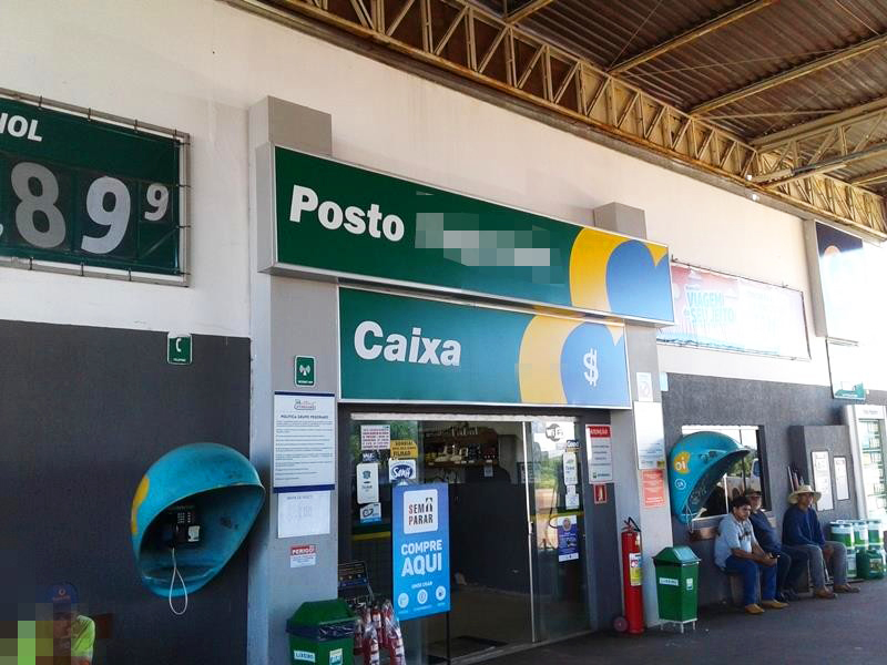 Todos os itens considerados impróprios foram descartados por funcionários dos estabelecimentos na presença dos fiscais do Procon Estadual