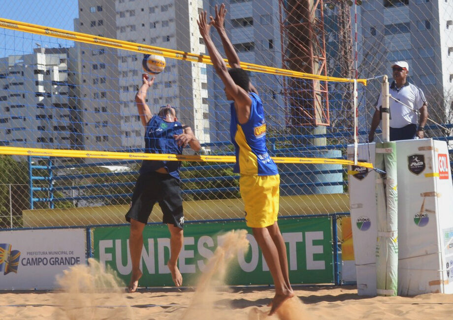 As disputas acontecerão durante o dia todo, trinta e dois jogos no feminino e quarenta e oito no masculino, iniciando as 07h30 e as finais no final da tarde